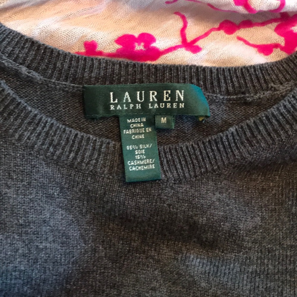 85 % silk, 15%cashmere. Soft Gray
